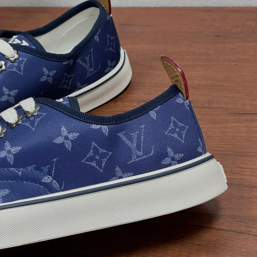 Кроссовки Мужские Louis Vuitton 18626474