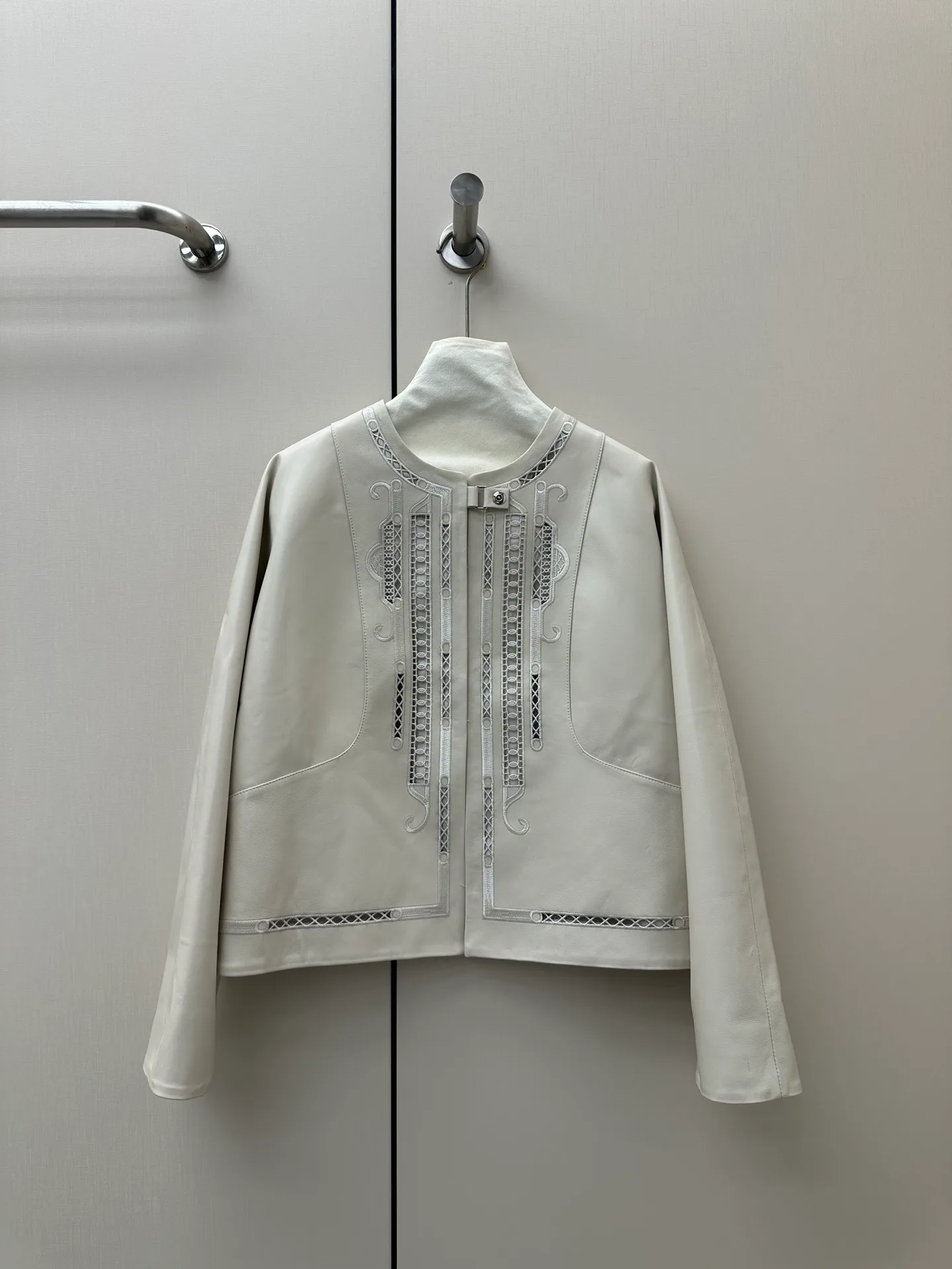 Women's Leather Jackets And Sheepskin Coats HERMES 18441898