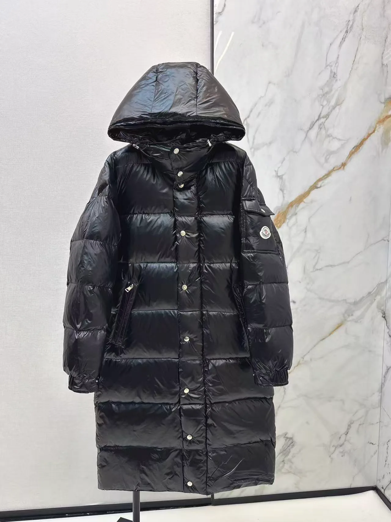 Women's Jackets And Down Jackets MONCLER 18188640