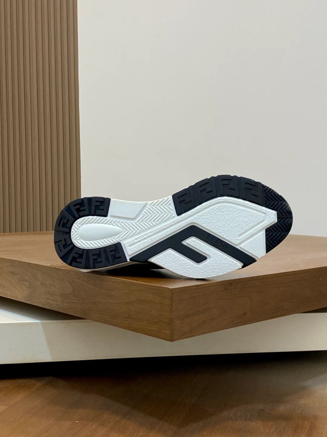 Men's Sneakers FENDI 18079023