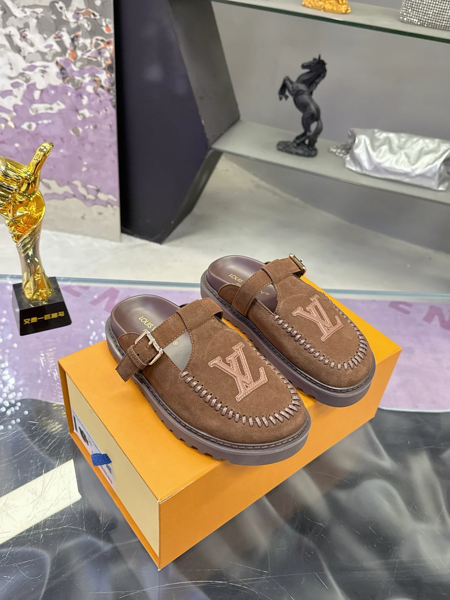 Women's Mules And Clogs LOUIS VUITTON 17530469