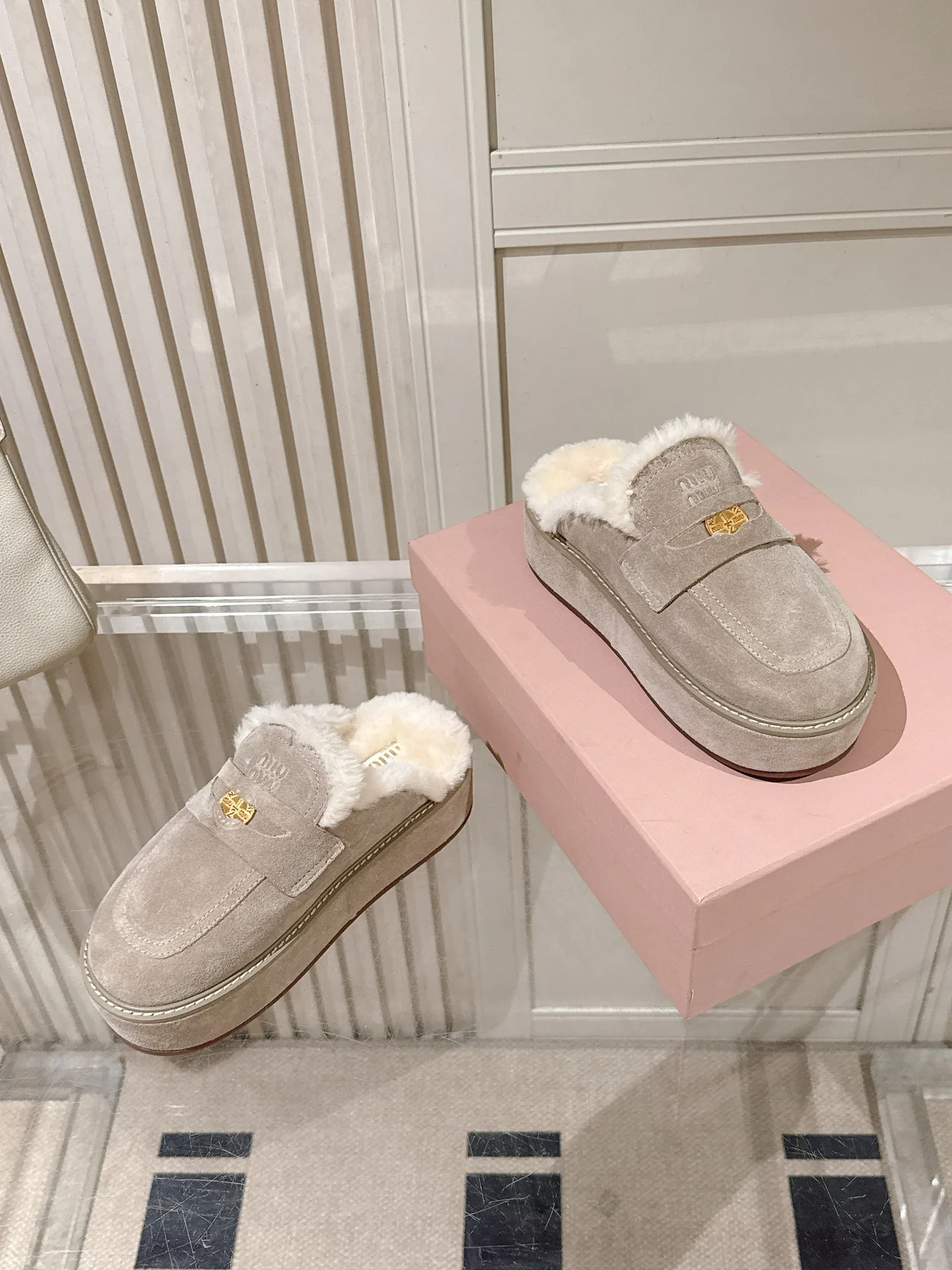 Women's Mules And Clogs MIU MIU 17892587