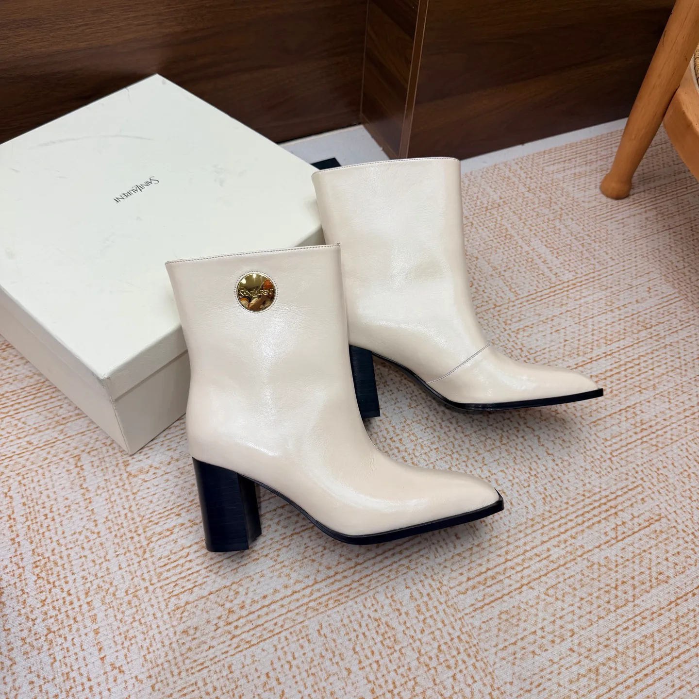 Women's Booties SAINT LAURENT 18104624