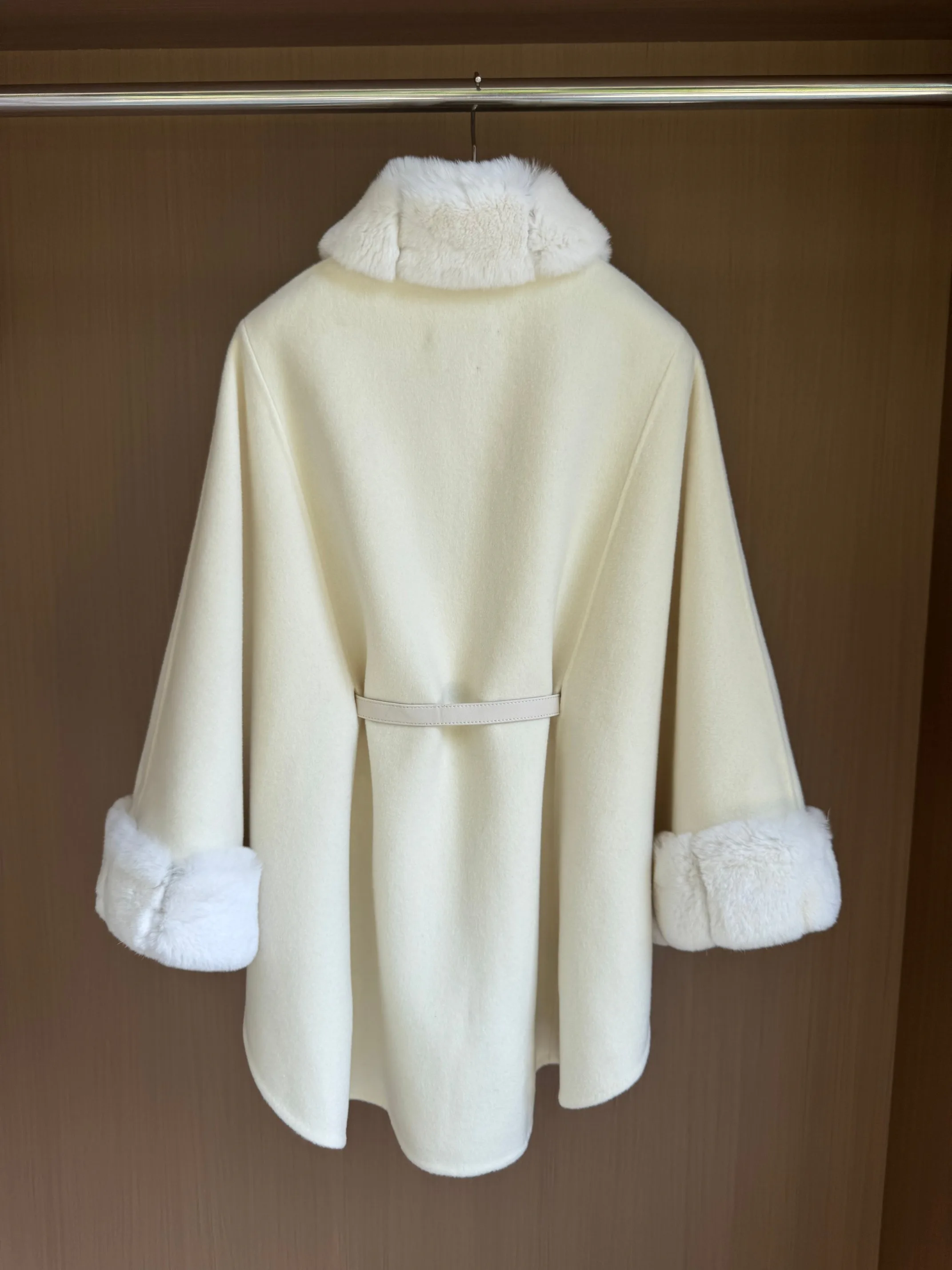 Women's Coats LORO PIANA 17958832
