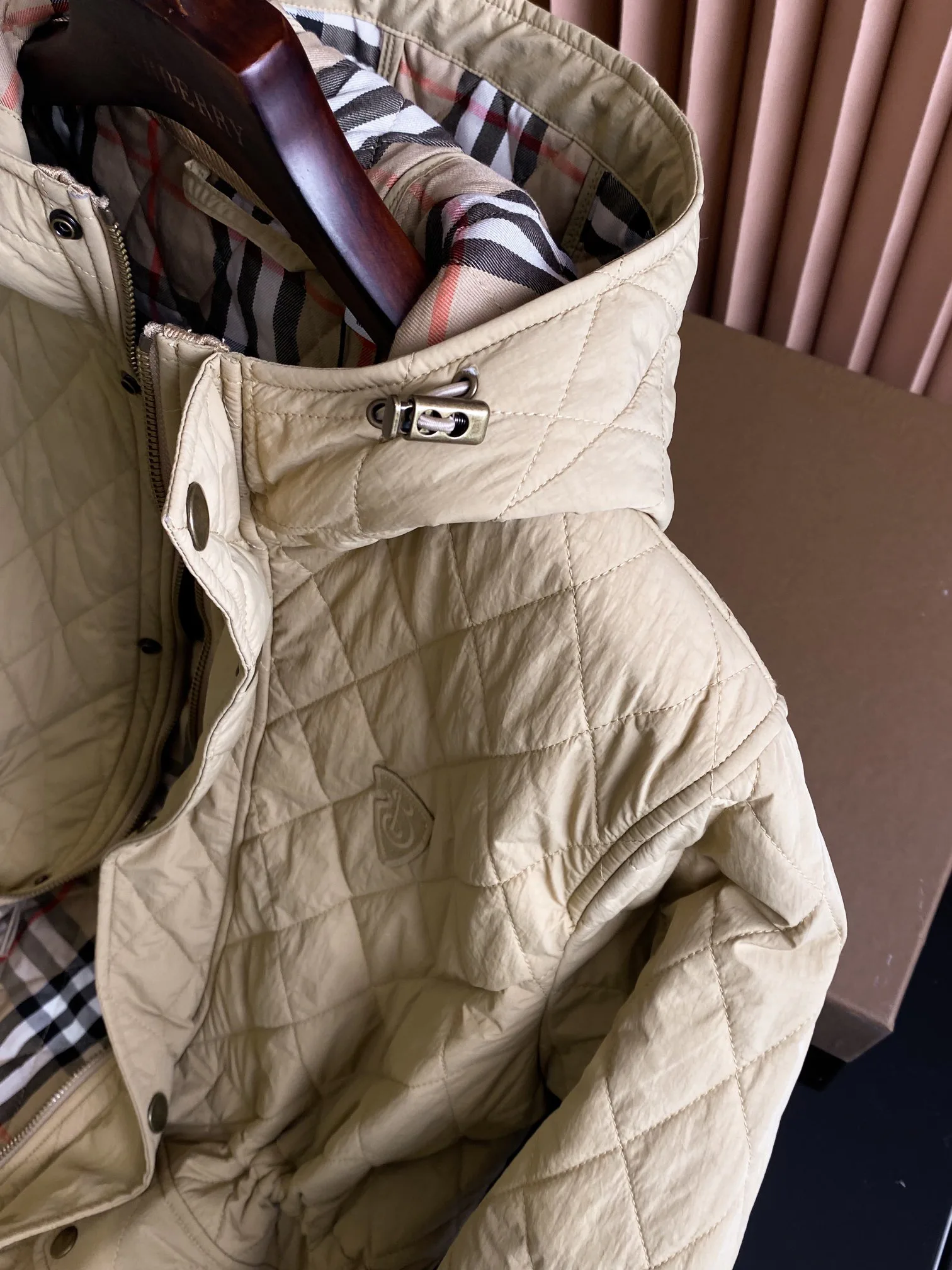 Women's Jackets And Down Jackets BURBERRY 18206350