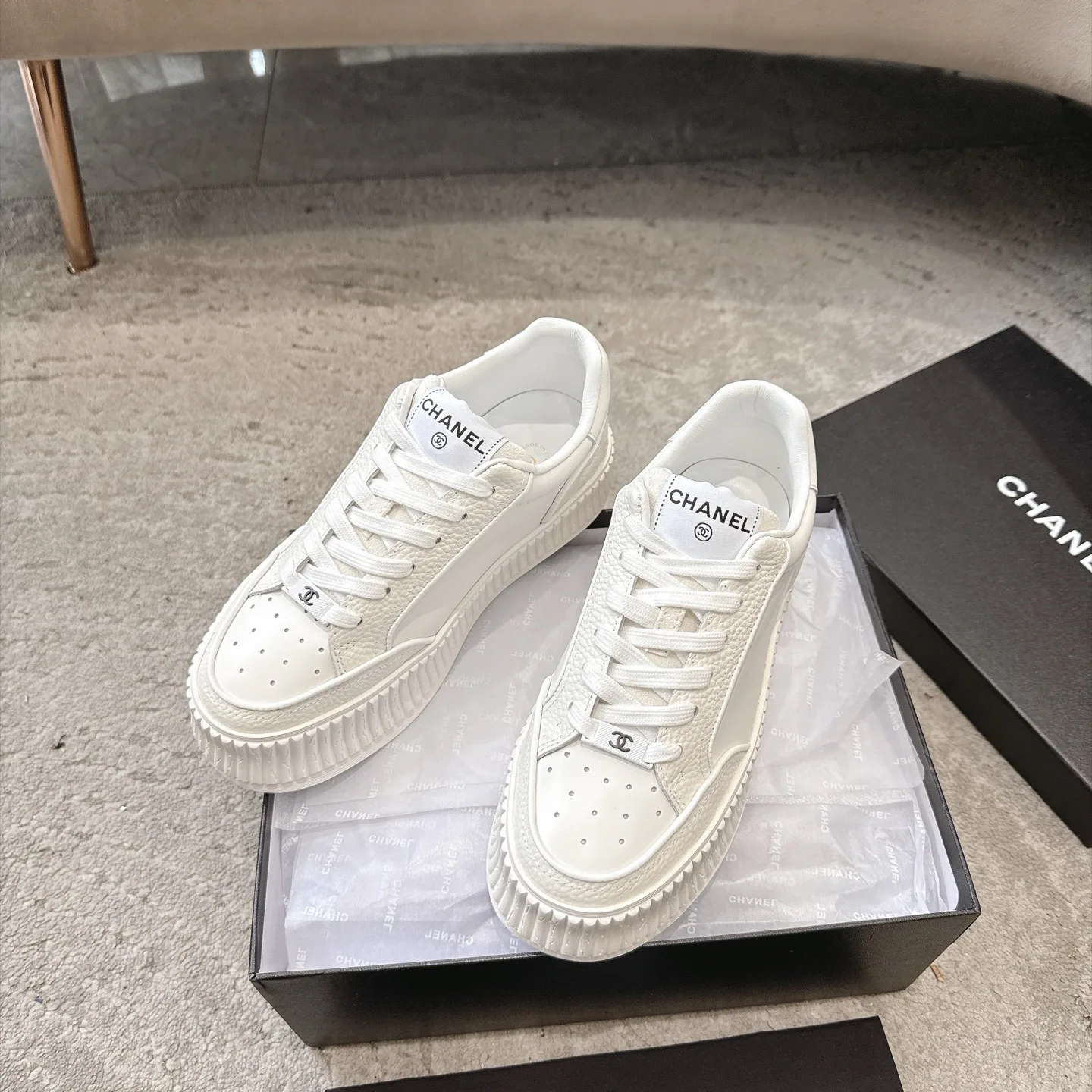 Women's Sneakers CHANEL 17933399