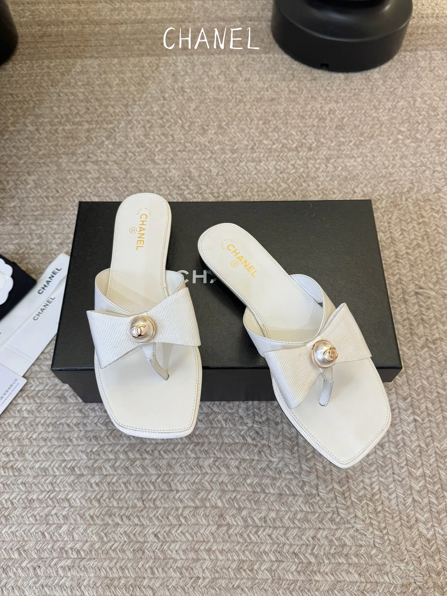 Women's Flip-Flops CHANEL 17220373