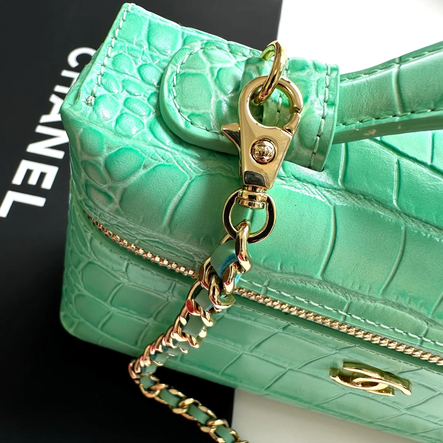 Women's Classic Handbags CHANEL 17498625