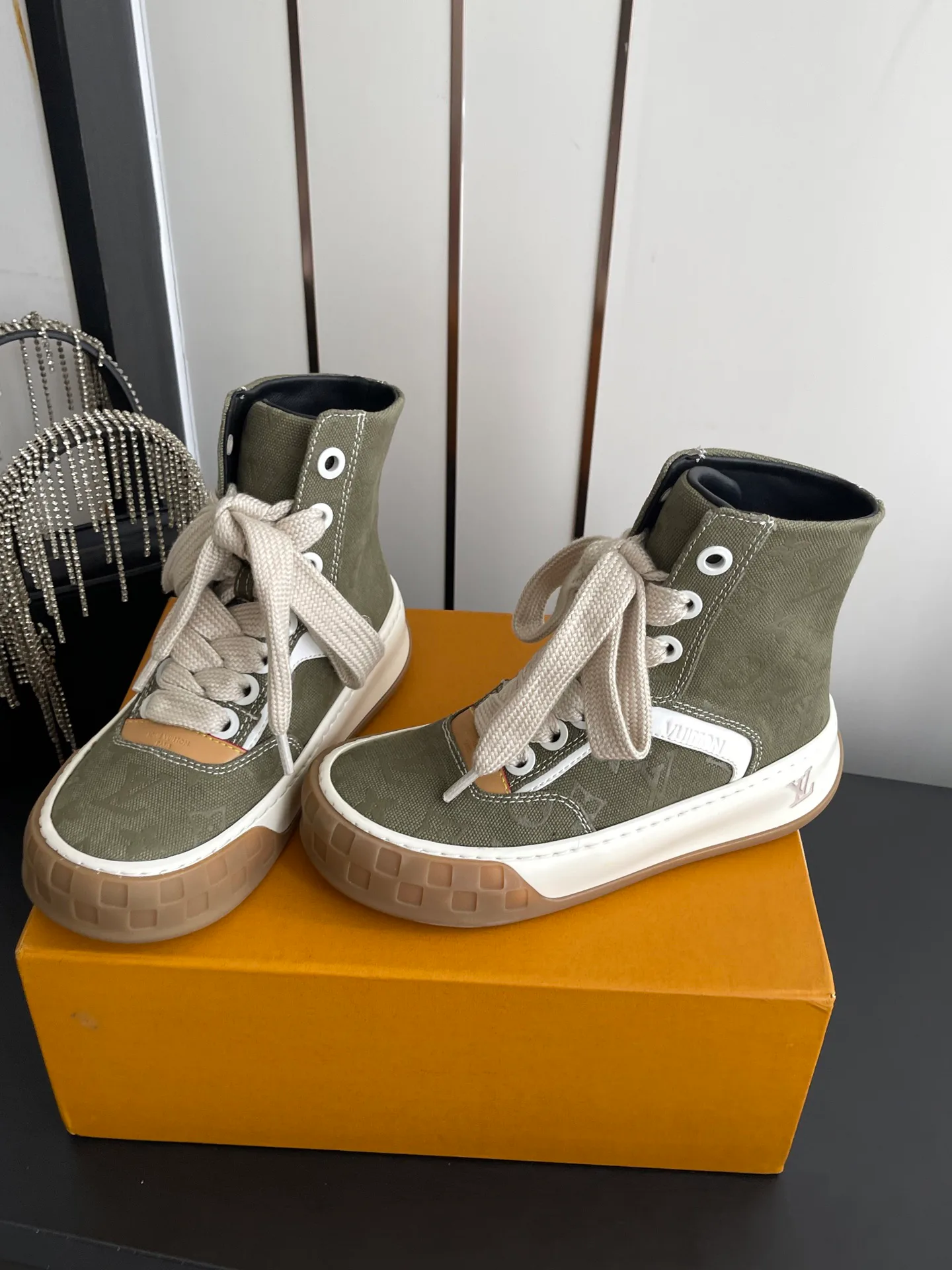 Women's Sneakers LOUIS VUITTON 17673243