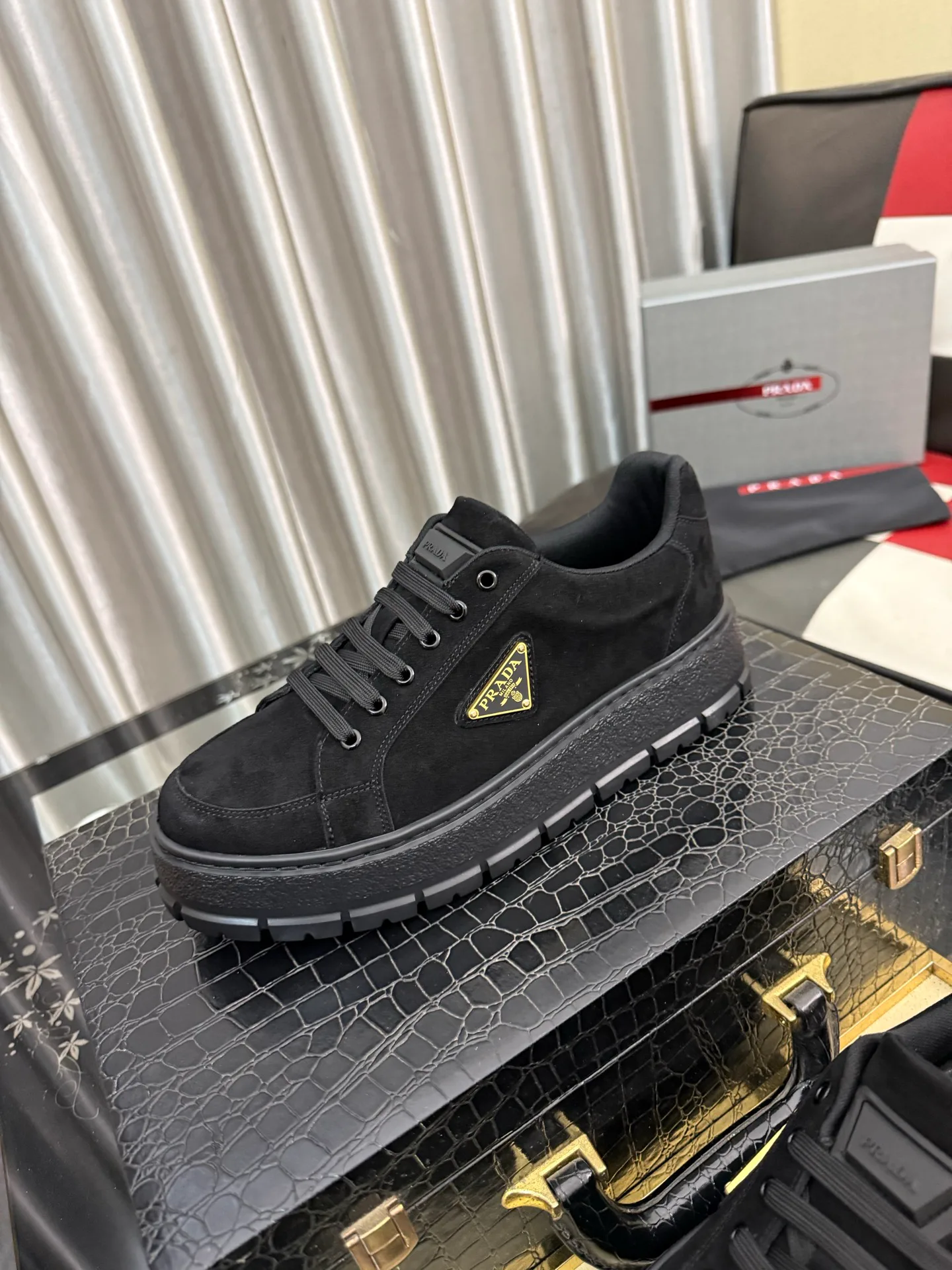 Men's Sneakers PRADA 18417410