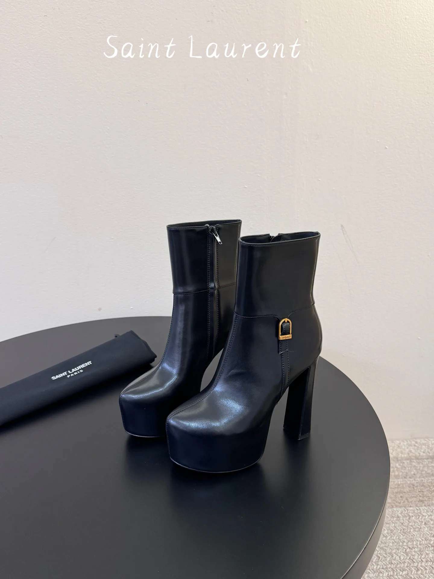 Women's Booties SAINT LAURENT 18241683
