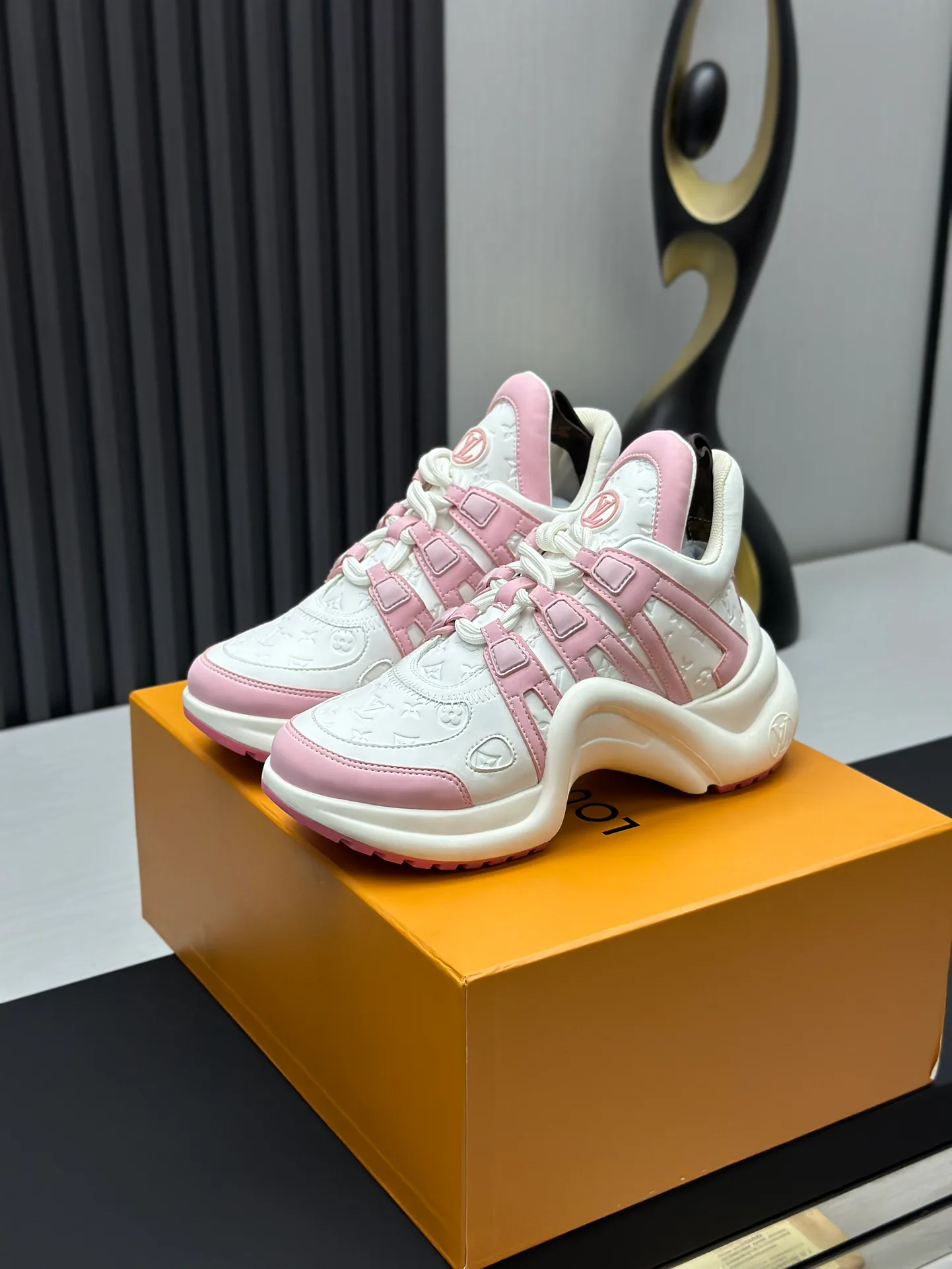 Women's Sneakers LOUIS VUITTON 18211997