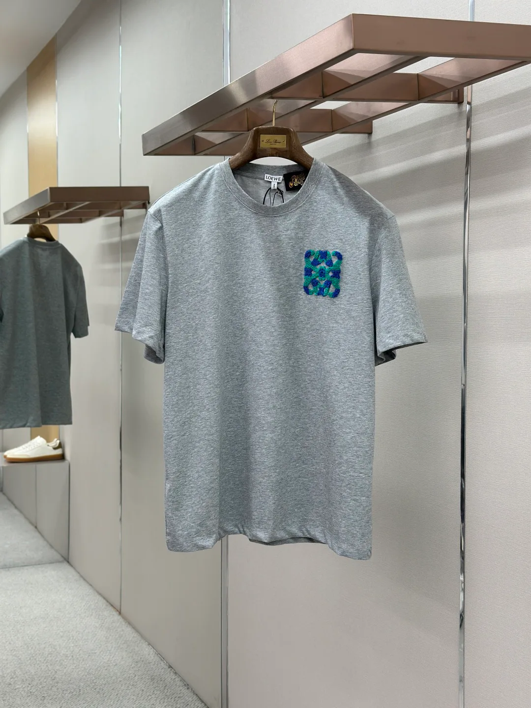 Women's T-Shirts LOEWE 18191141