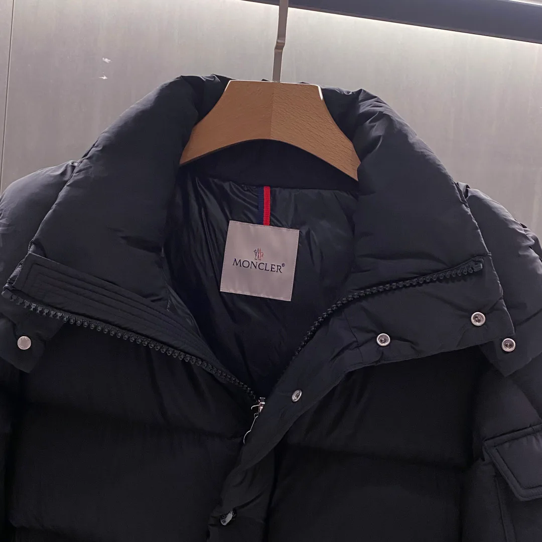 Куртки И Пуховики Мужские Moncler 18572324