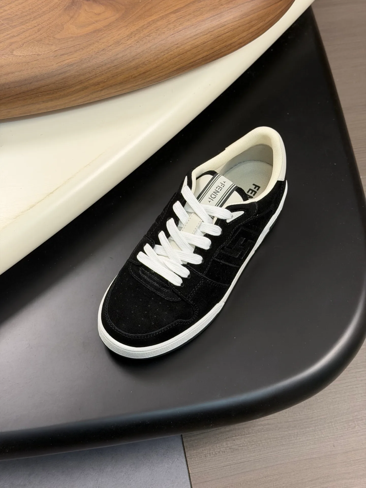 Women's Sneakers FENDI 18116585