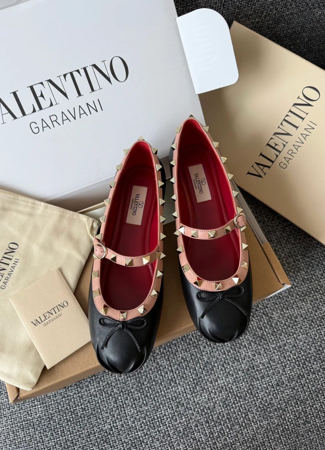 Women's Ballet Flats VALENTINO 18243754