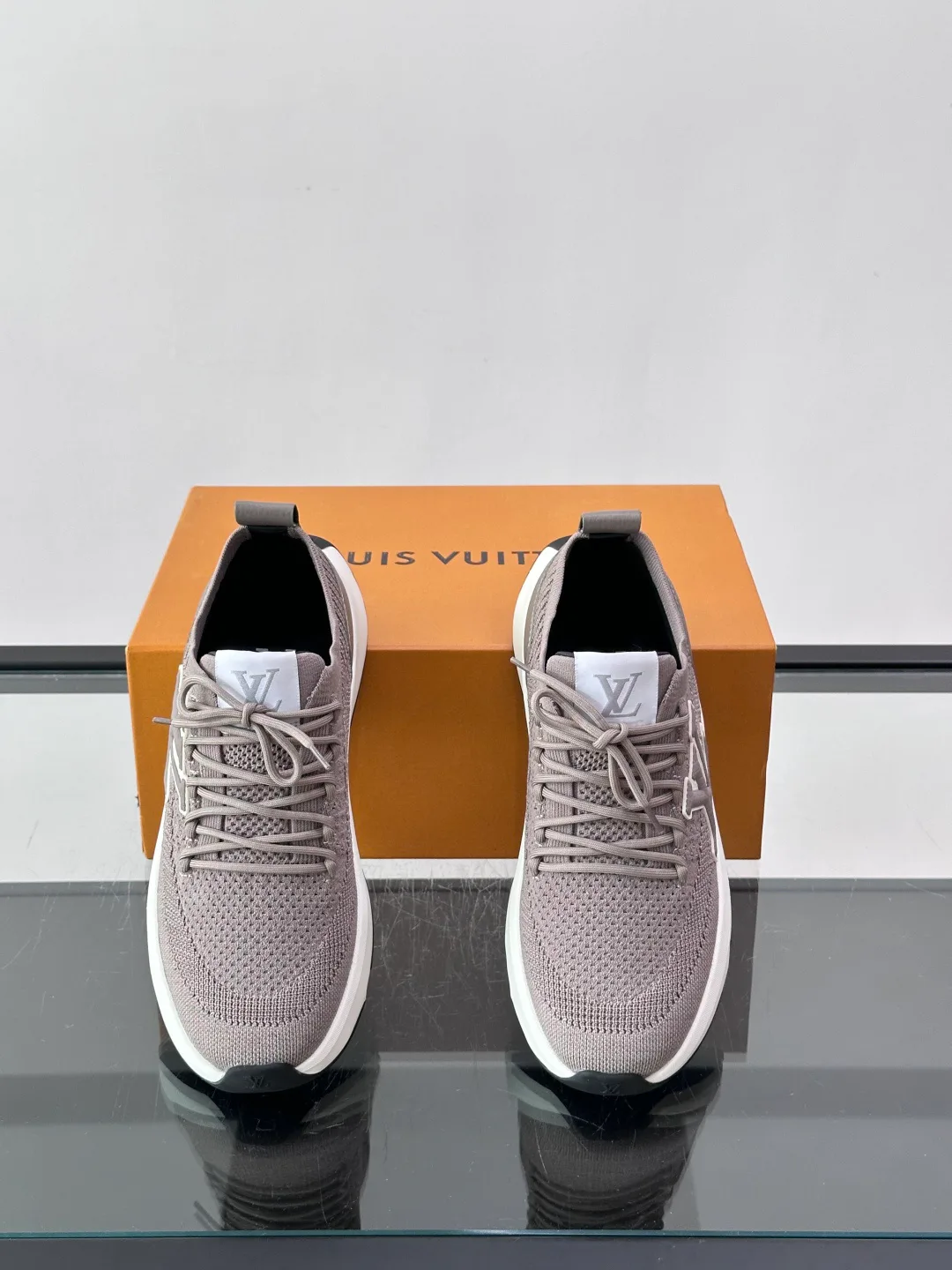 Men's Sneakers LOUIS VUITTON 18102388