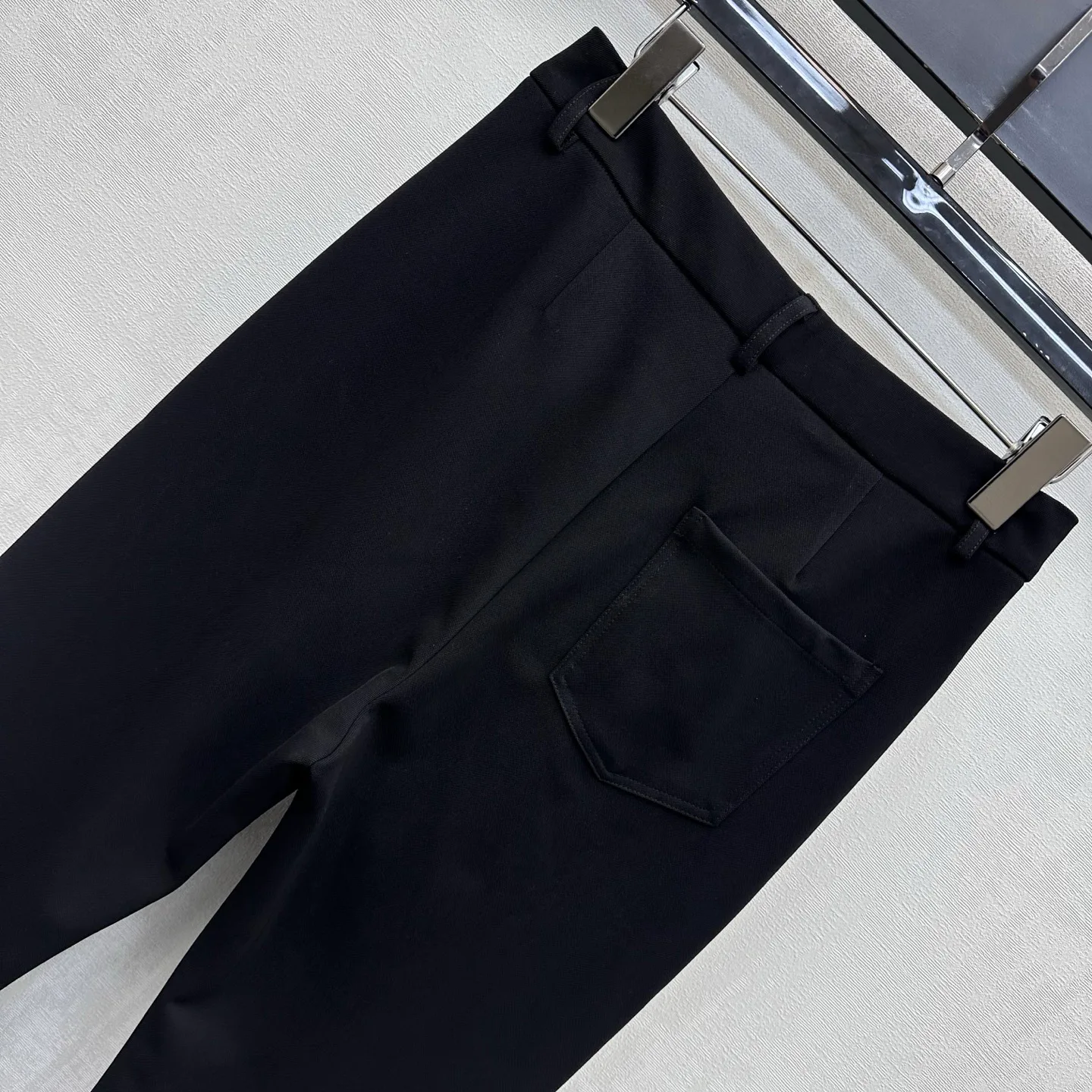 Women's Trousers LOUIS VUITTON 18228460