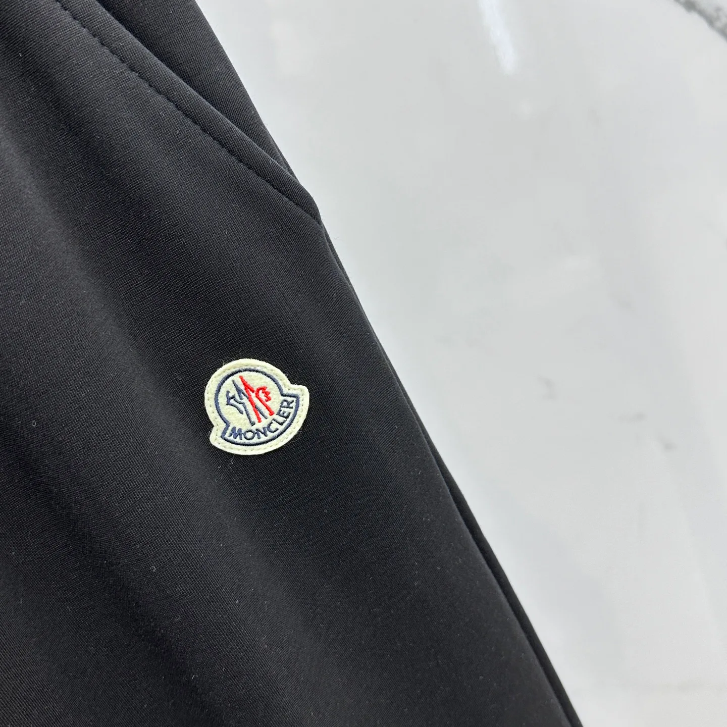 Men's Trousers MONCLER 18246679