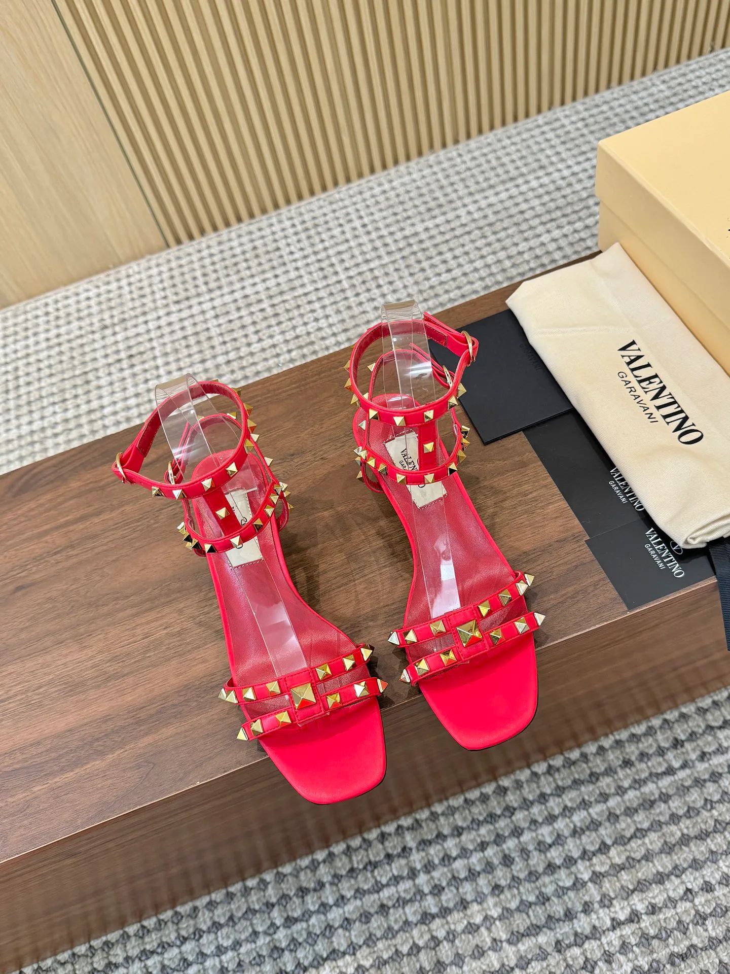 Women's Open-Toe Sandals VALENTINO 17411470