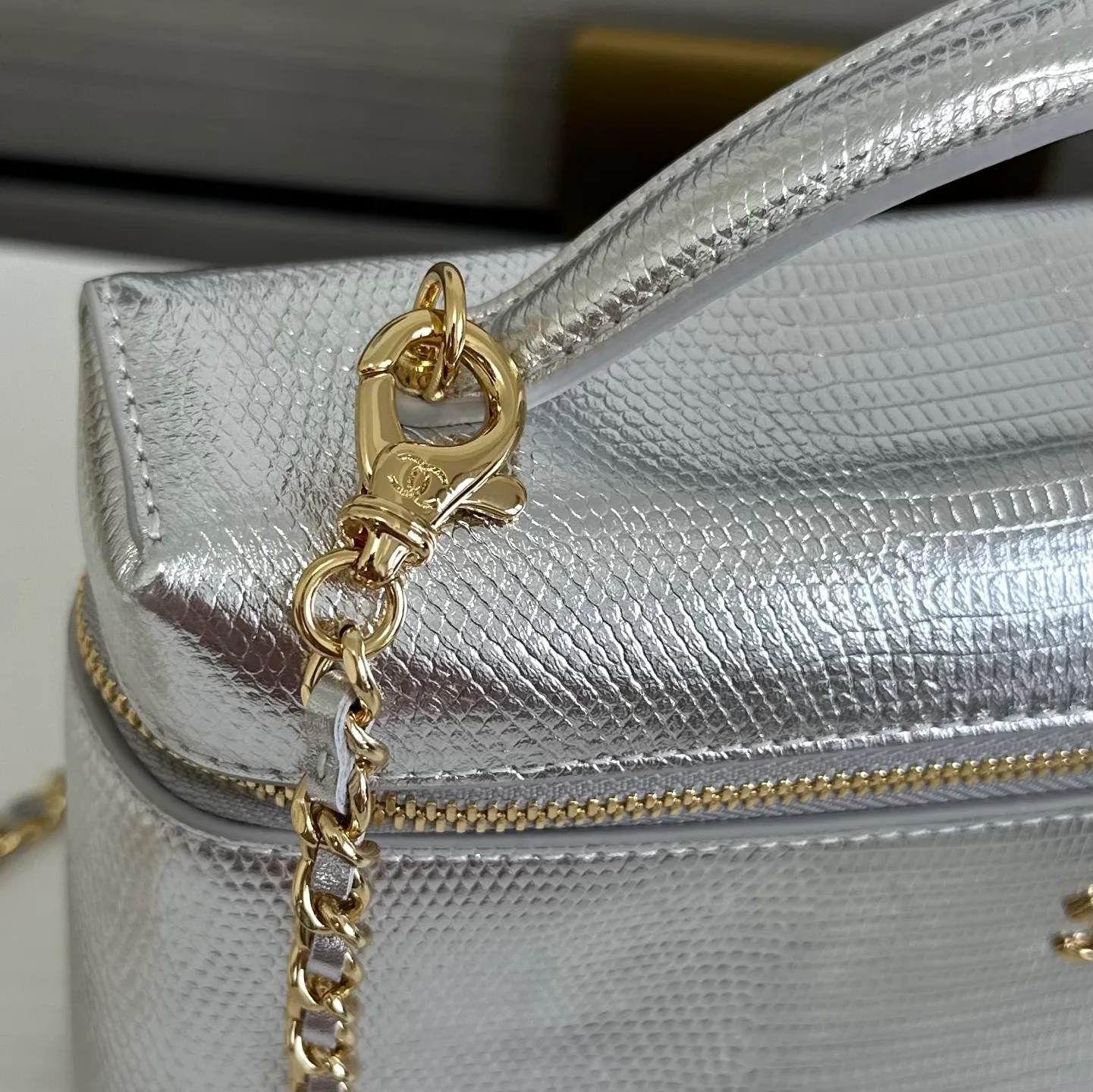Women's Classic Handbags CHANEL 18338041