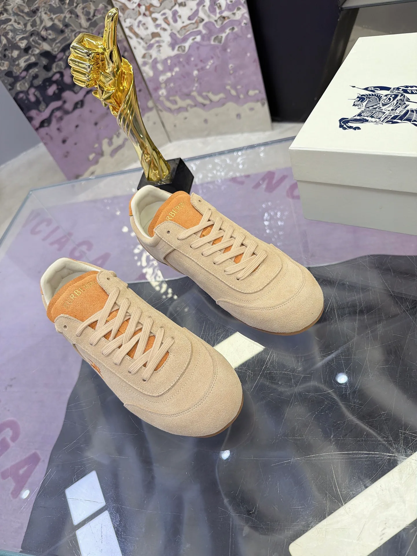 Women's Sneakers BURBERRY 18025573