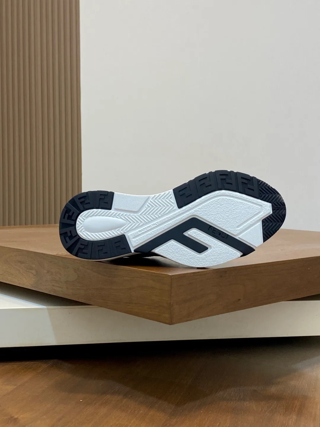 Men's Sneakers FENDI 18079019