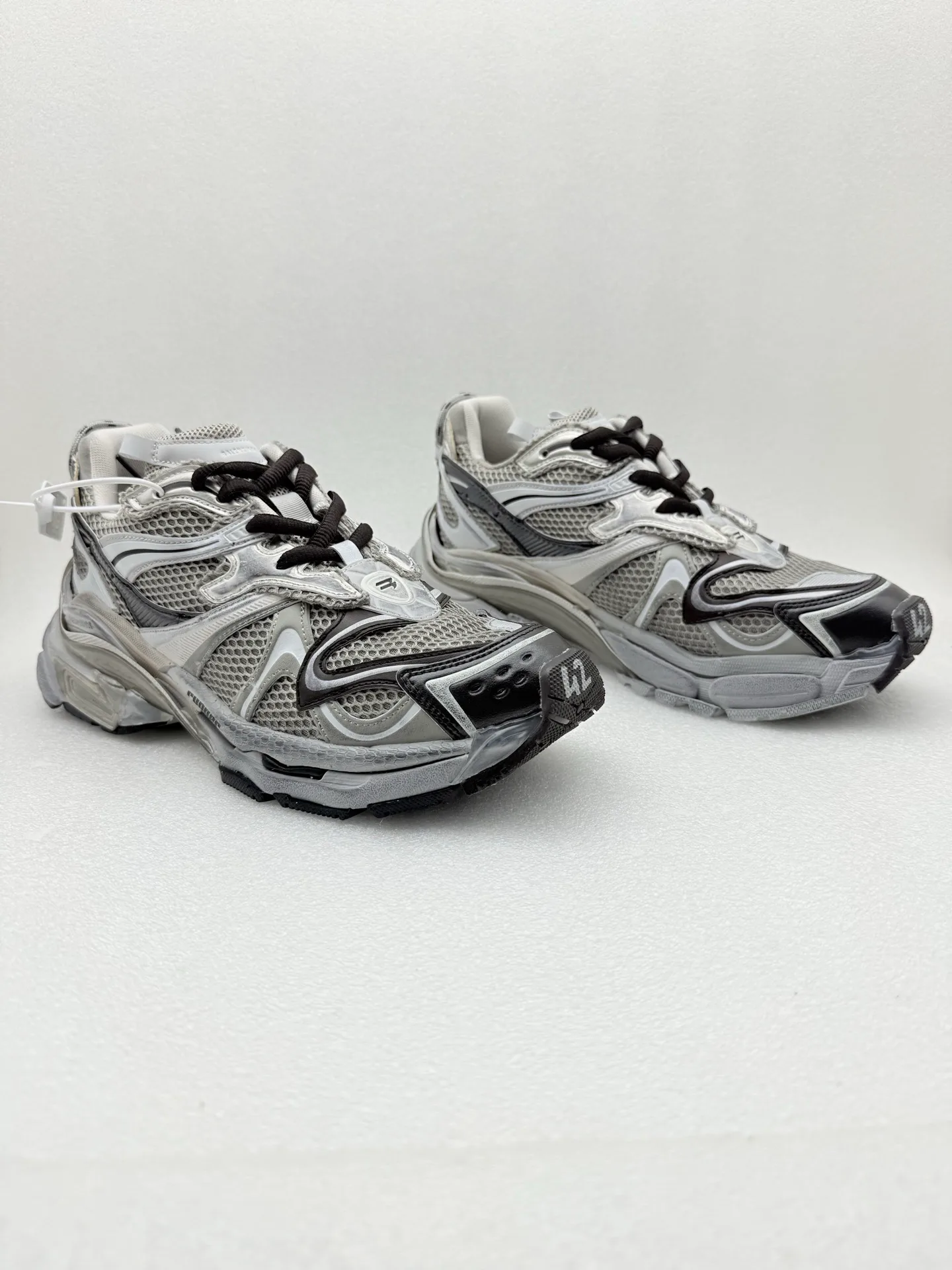Кроссовки Женские Balenciaga 18589194