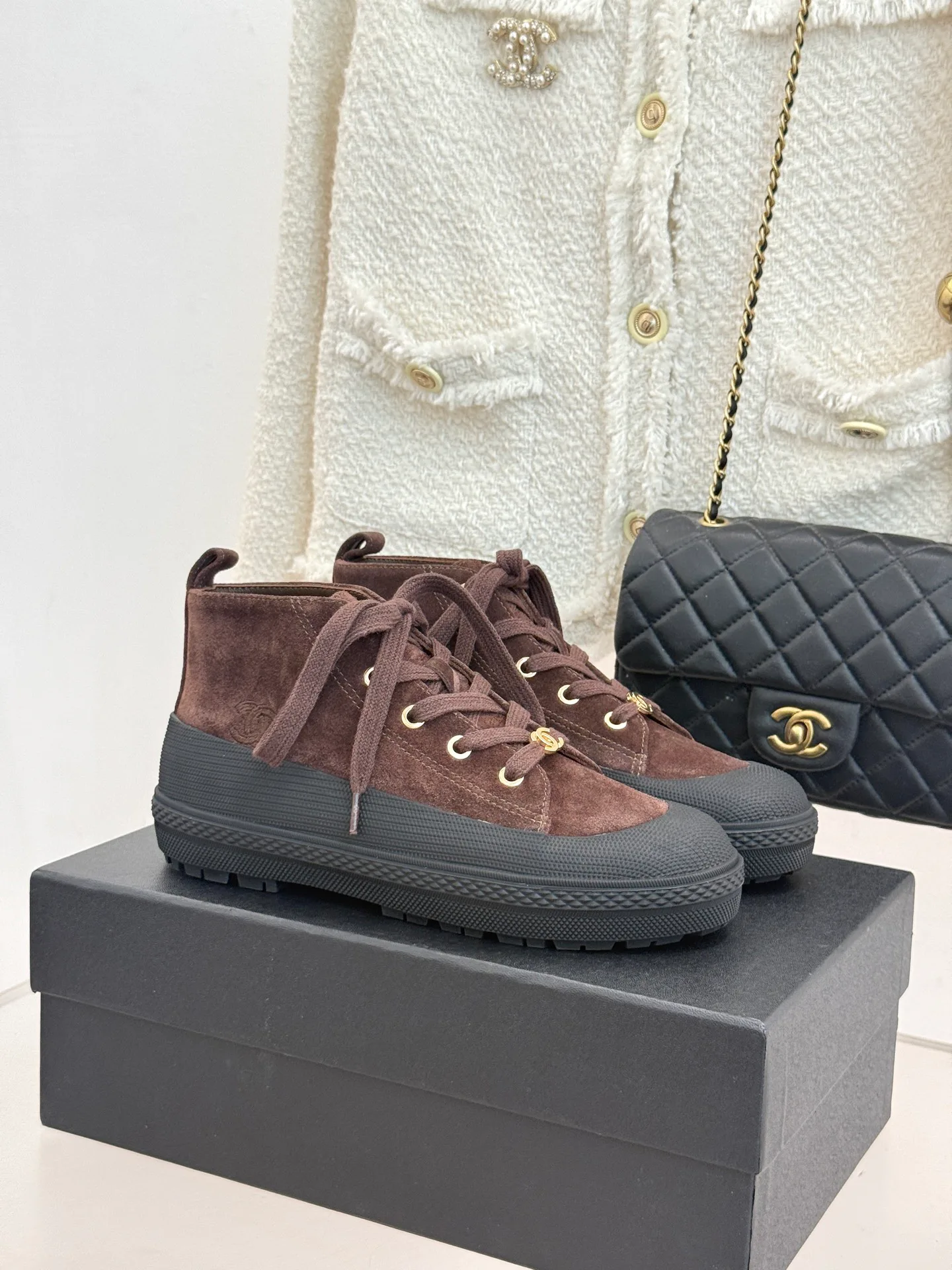 Women's Sneakers CHANEL 18360421