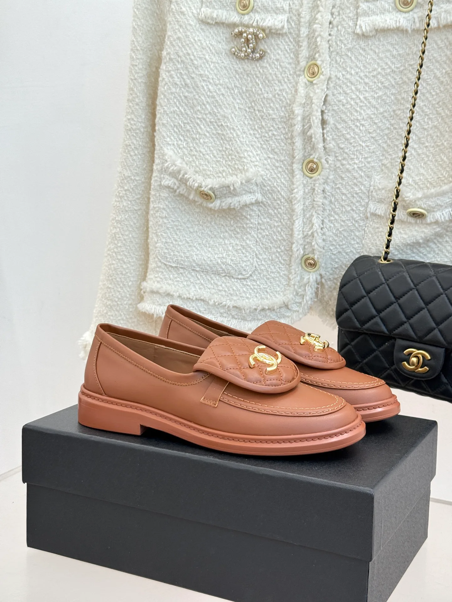 Women's Loafers And Moccasins CHANEL 17336067
