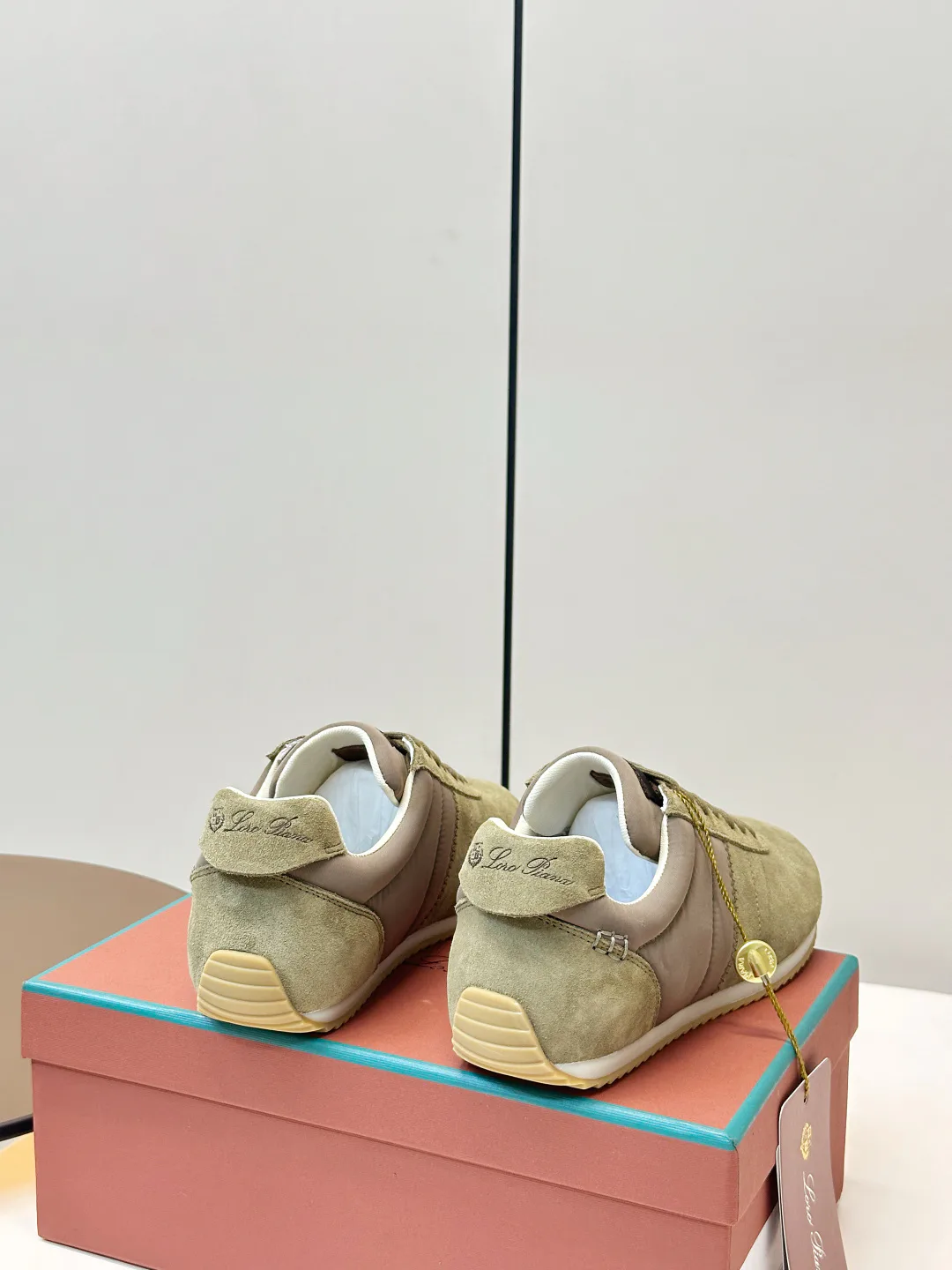 Women's Sneakers LORO PIANA 17464232
