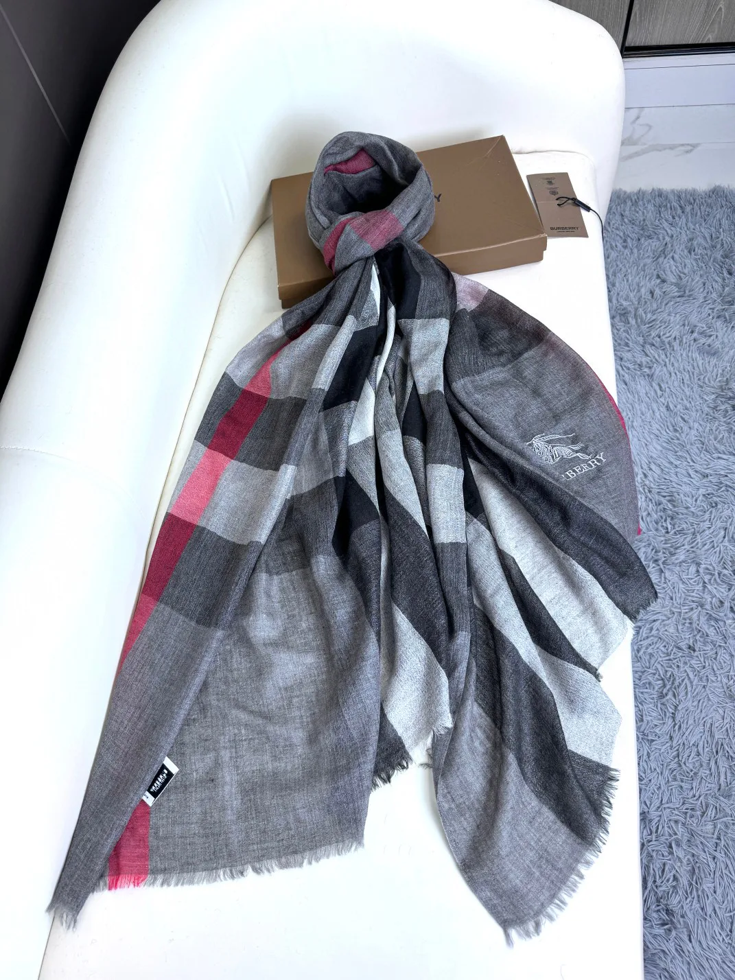 Scarves BURBERRY 18501119