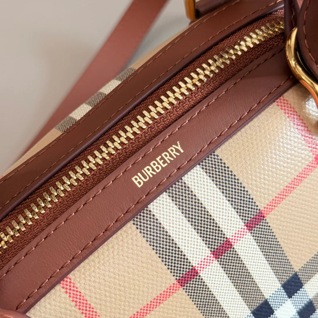 Women's Classic Handbags BURBERRY 17948668
