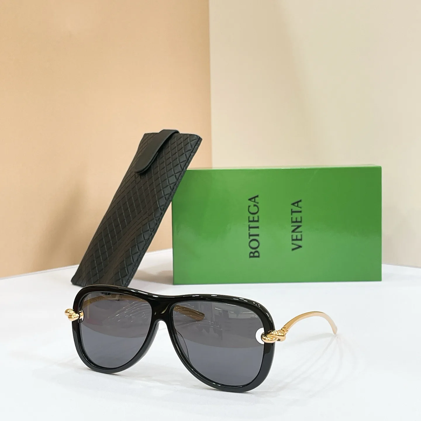 Glasses BOTTEGA VENETA 16887528