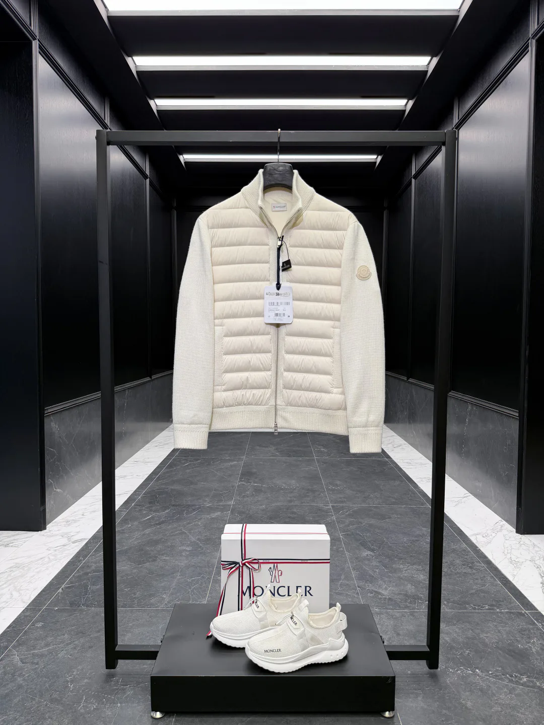 Men's Jackets And Down Jackets MONCLER 18007823