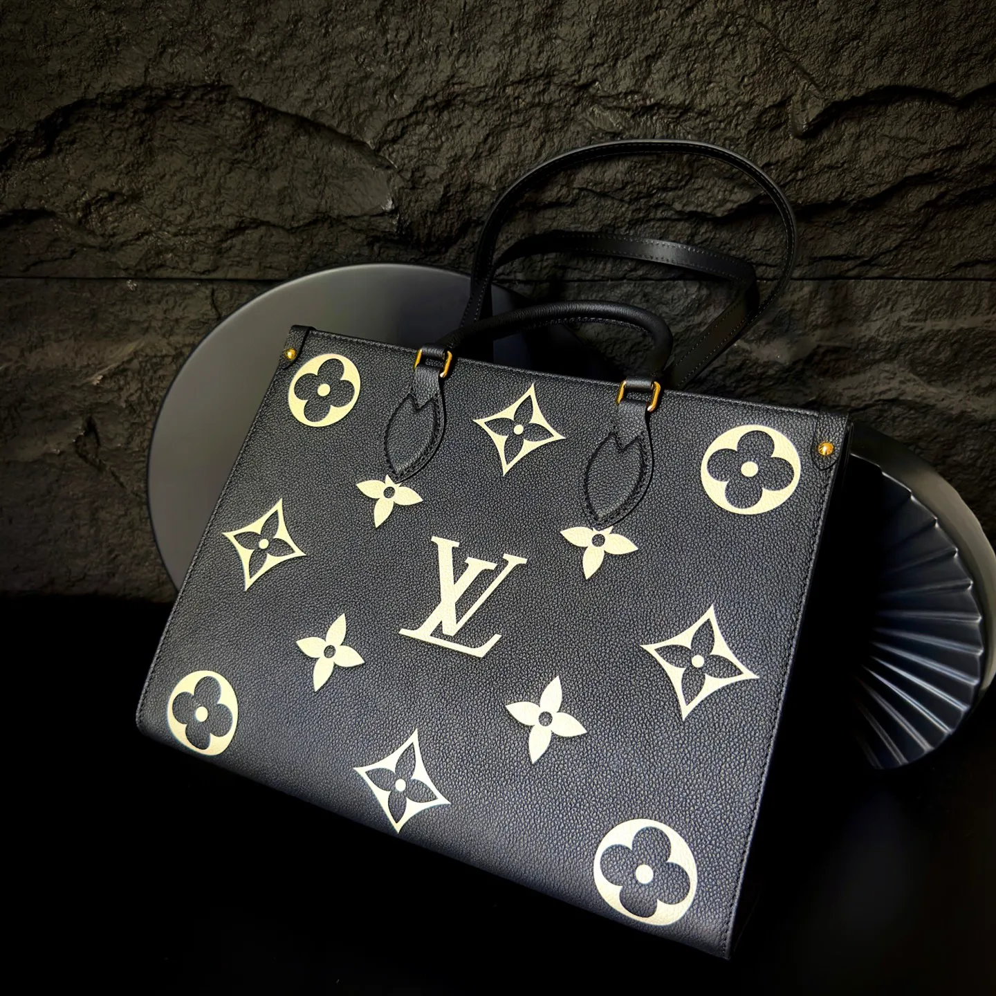 Women's Classic Handbags LOUIS VUITTON 17864858