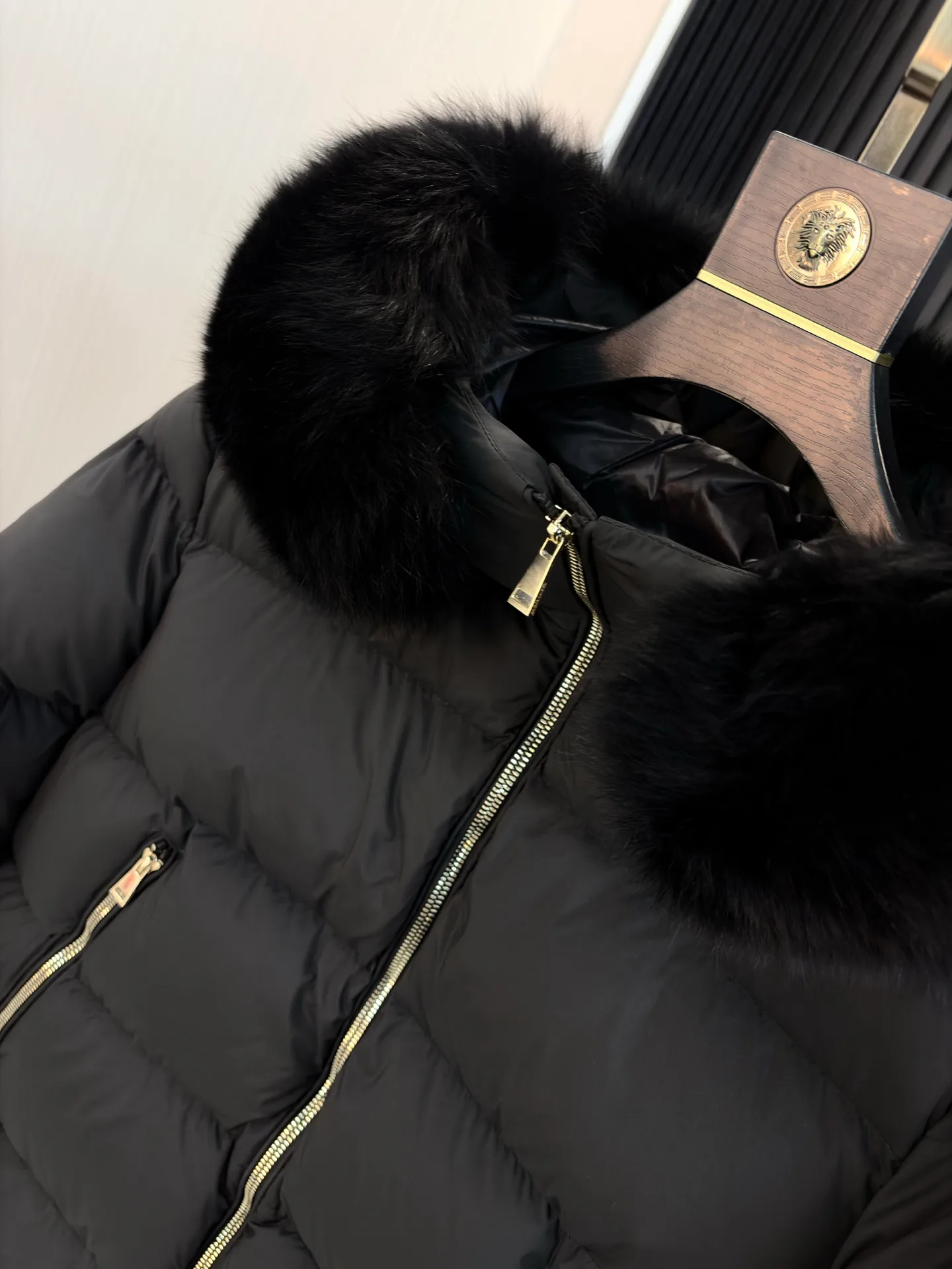 Women's Jackets And Down Jackets MONCLER 18111423