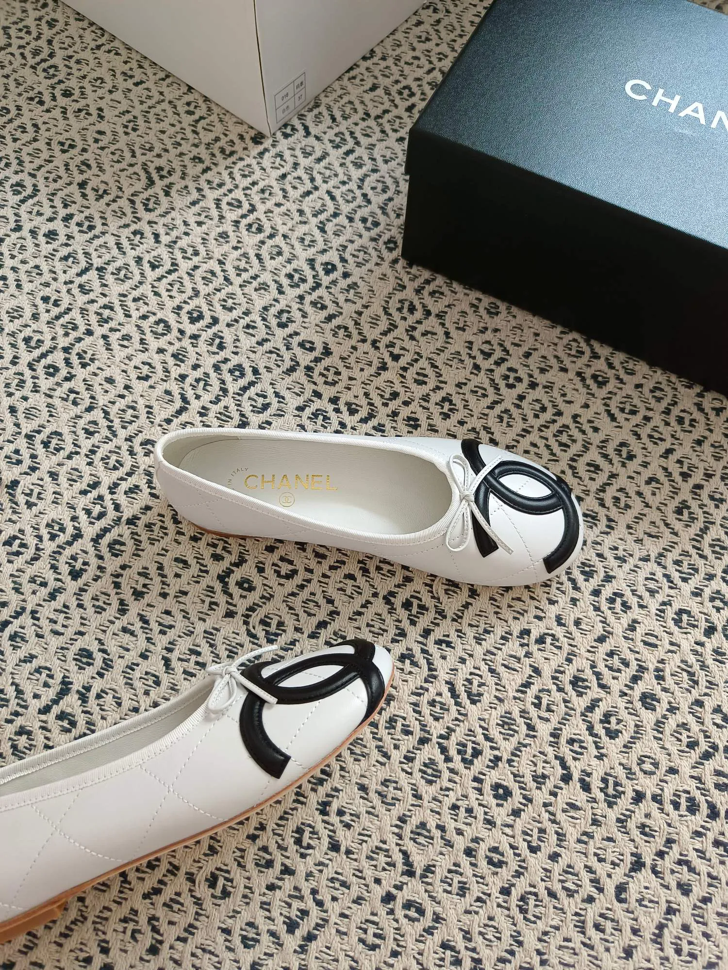 Women's Ballet Flats CHANEL 18475356