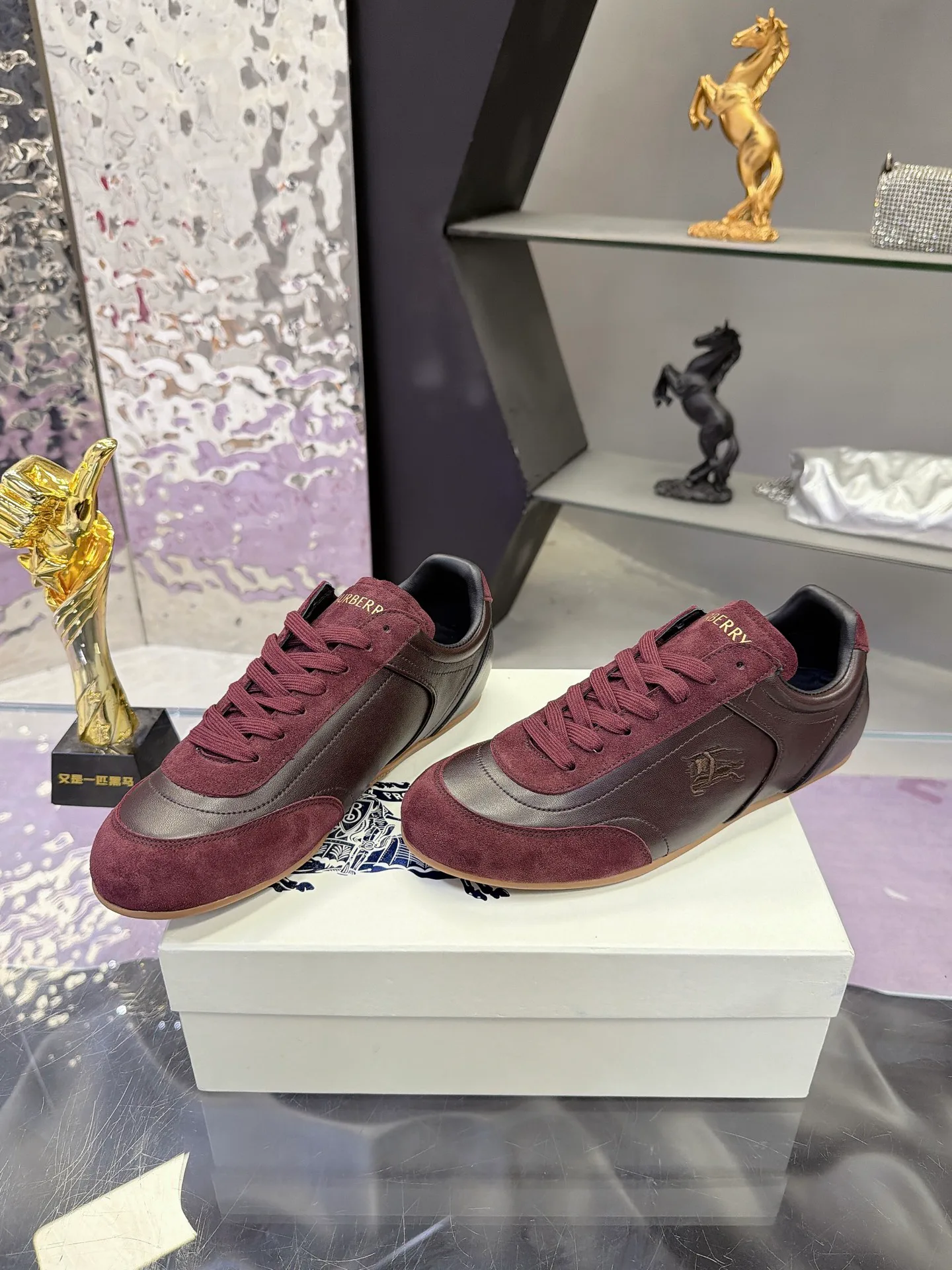 Women's Sneakers BURBERRY 18025568