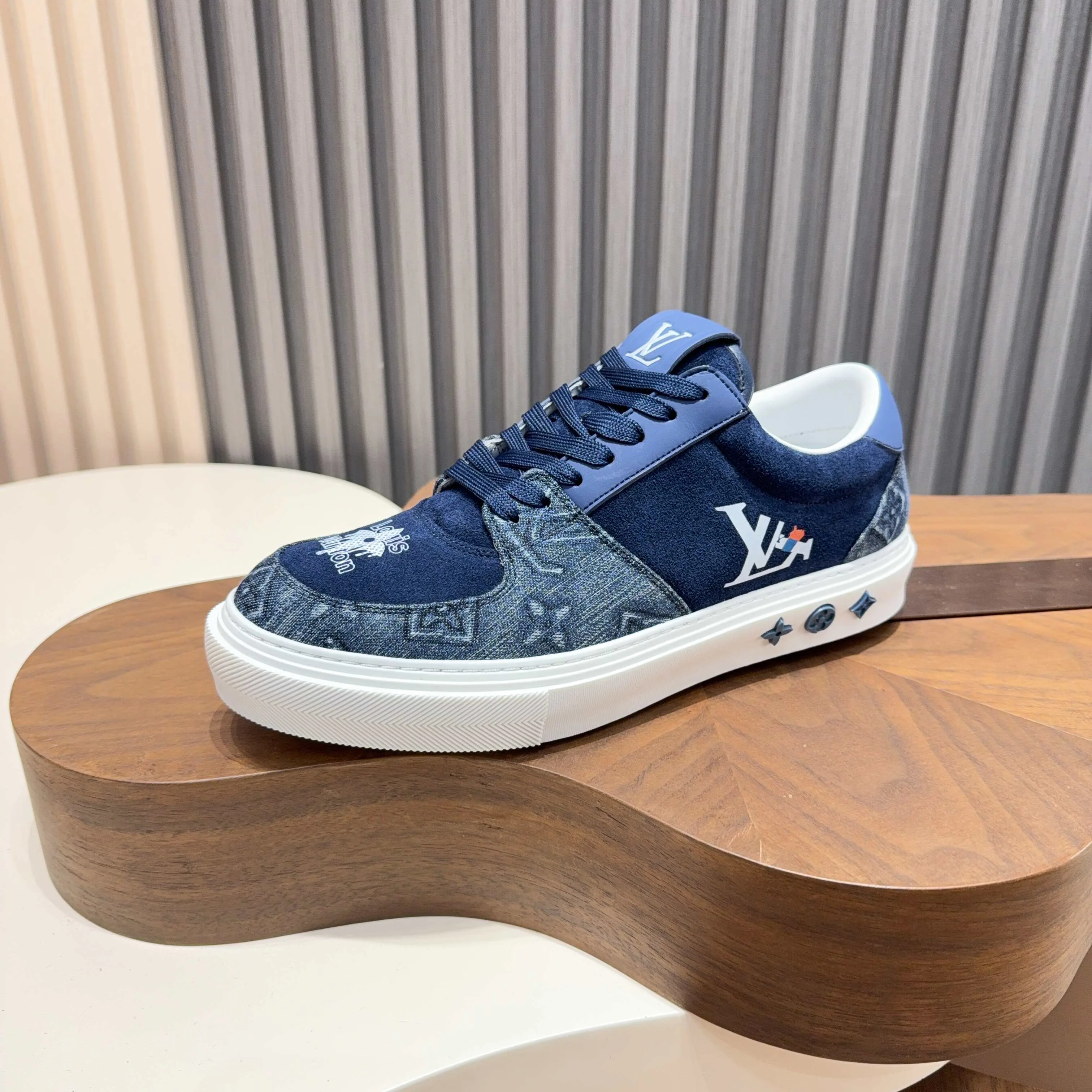 Men's Sneakers LOUIS VUITTON 17921395