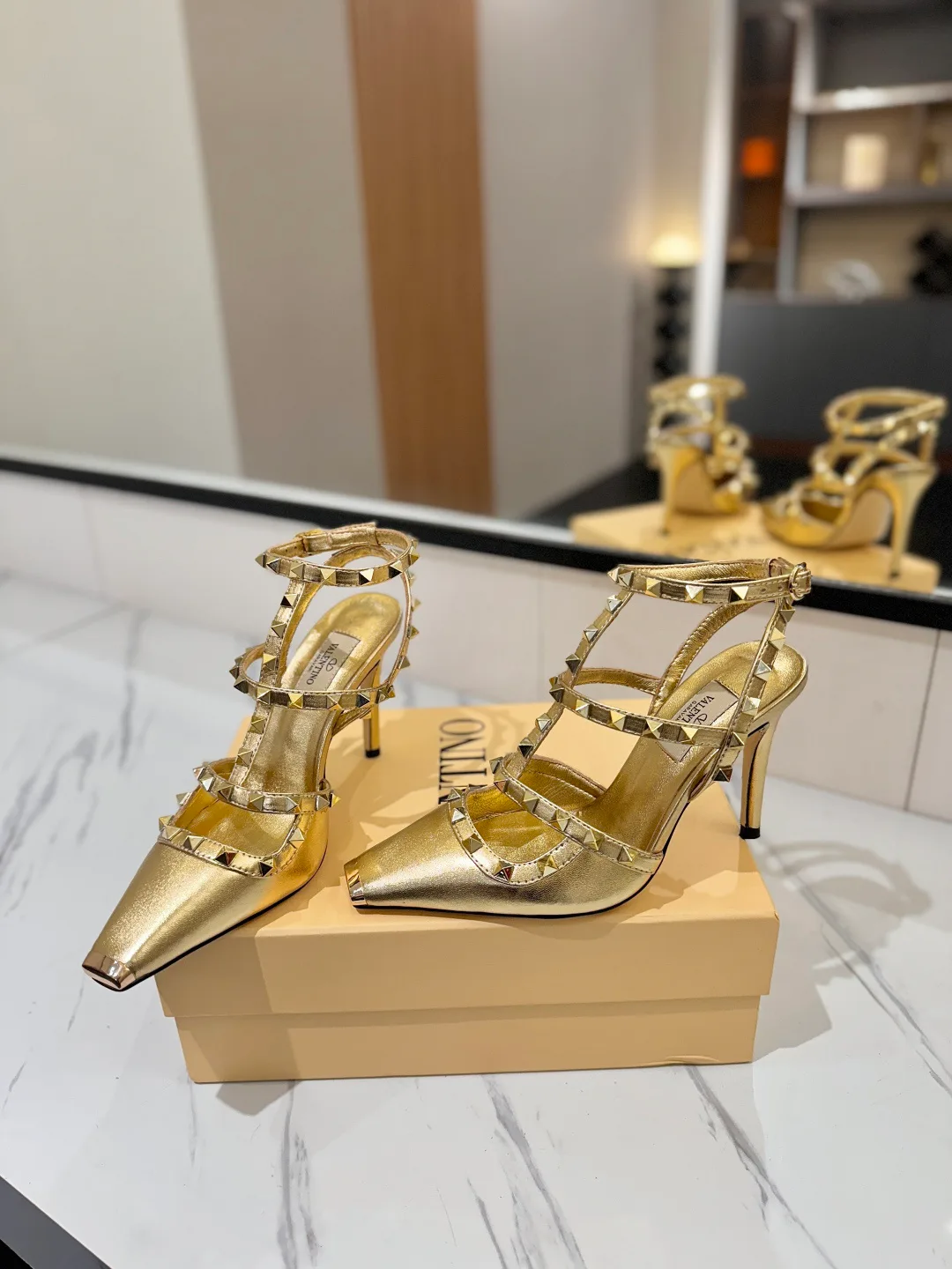 Women's Open-Toe Sandals VALENTINO 17366650