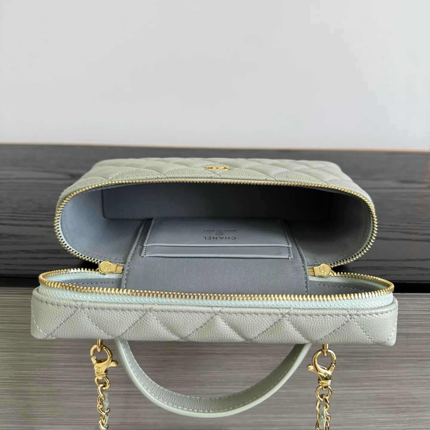 Women's Classic Handbags CHANEL 18186211
