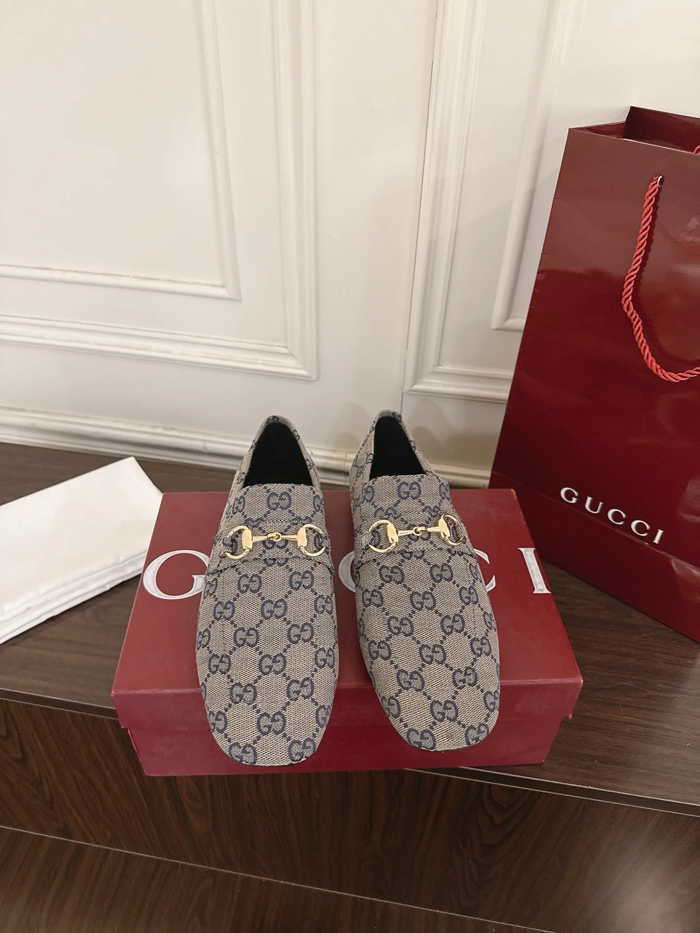 Women's Loafers And Moccasins GUCCI 17956768