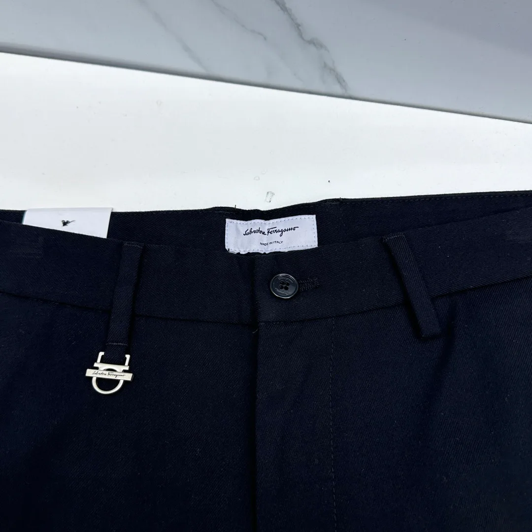 Men's Trousers SALVATORE FERRAGAMO 18246805
