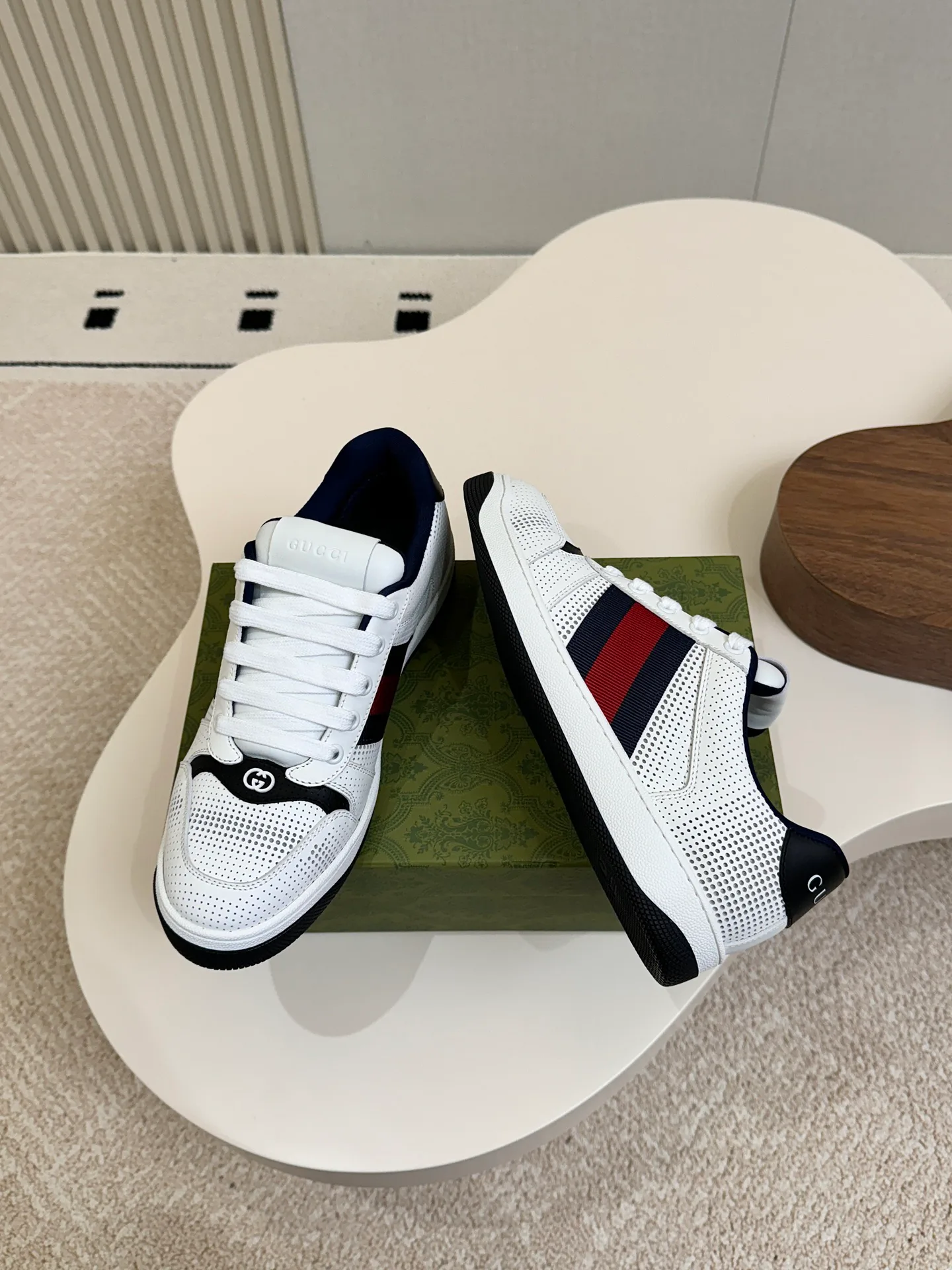 Women's Sneakers GUCCI 17451095