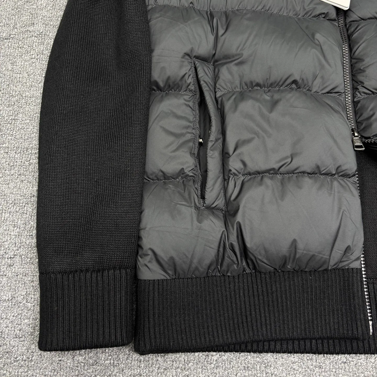 Women's Jackets And Down Jackets MONCLER 18386602