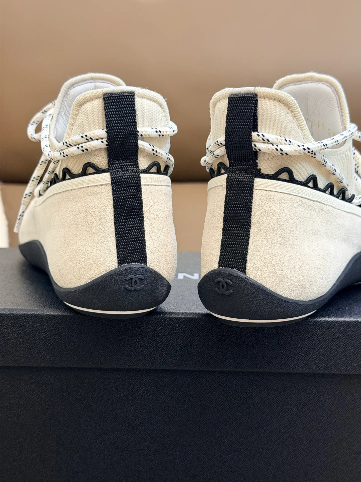 Women's Sneakers CHANEL 17510619