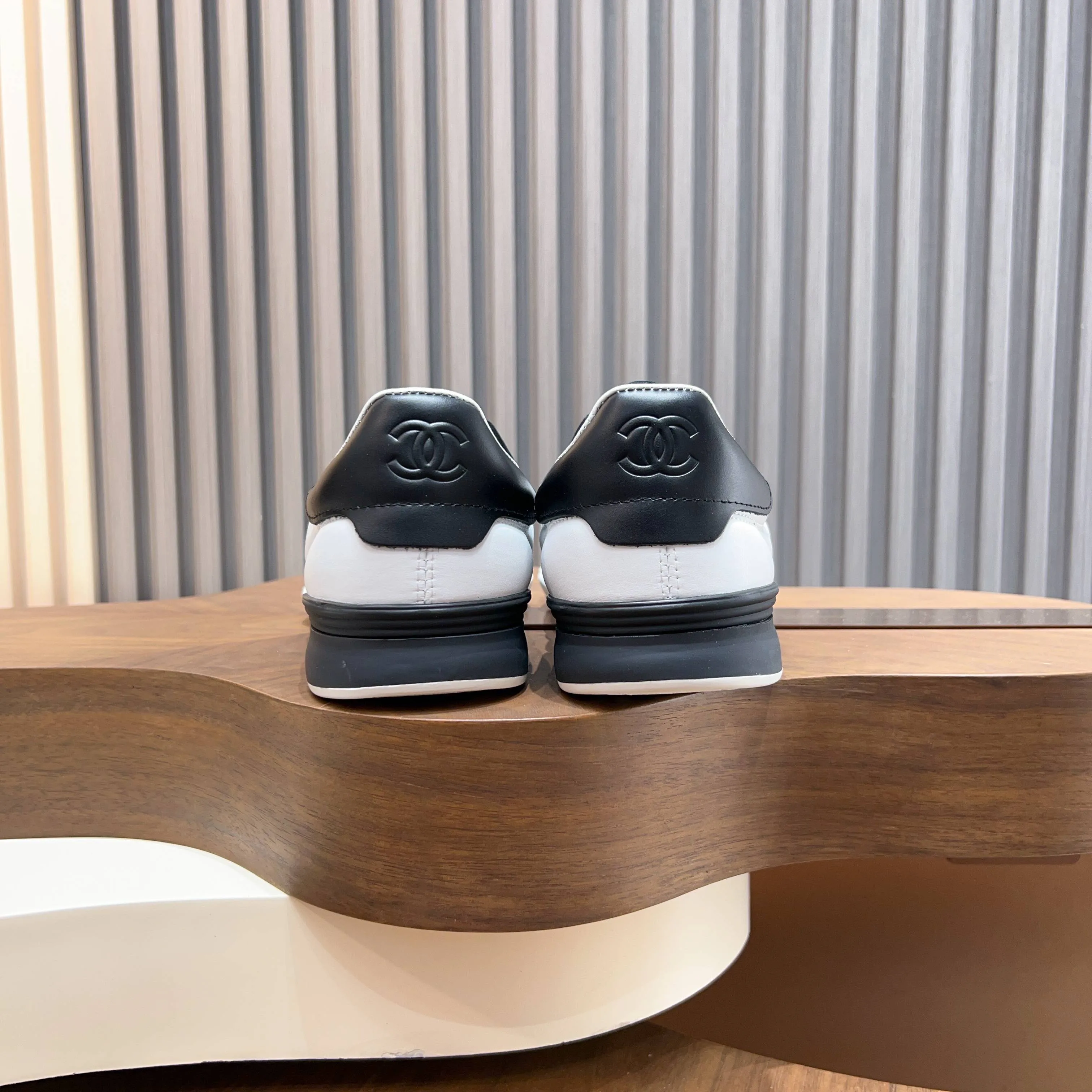 Women's Sneakers CHANEL 17918720