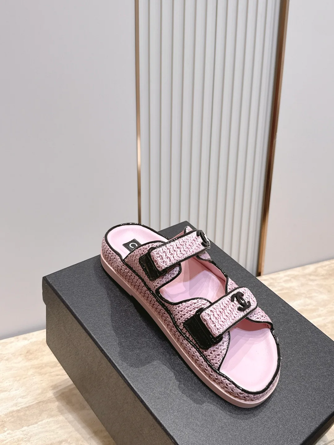 Women's Flip-Flops CHANEL 17336040