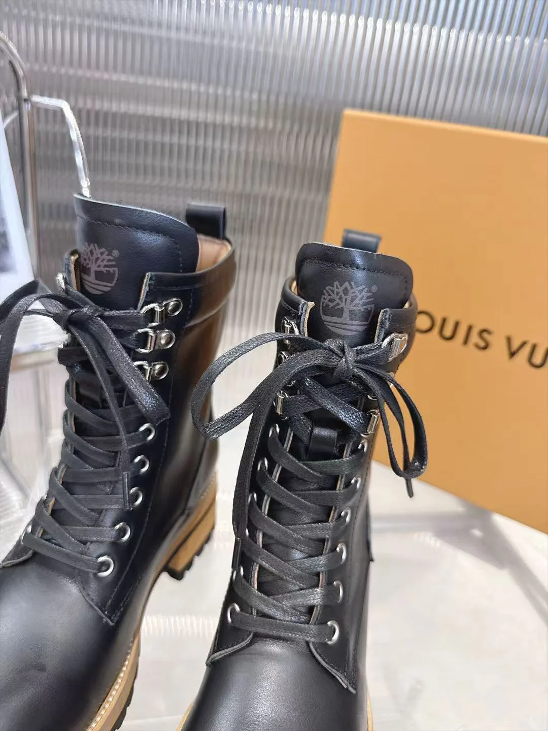 Women's Ankle Boots LOUIS VUITTON 17869531